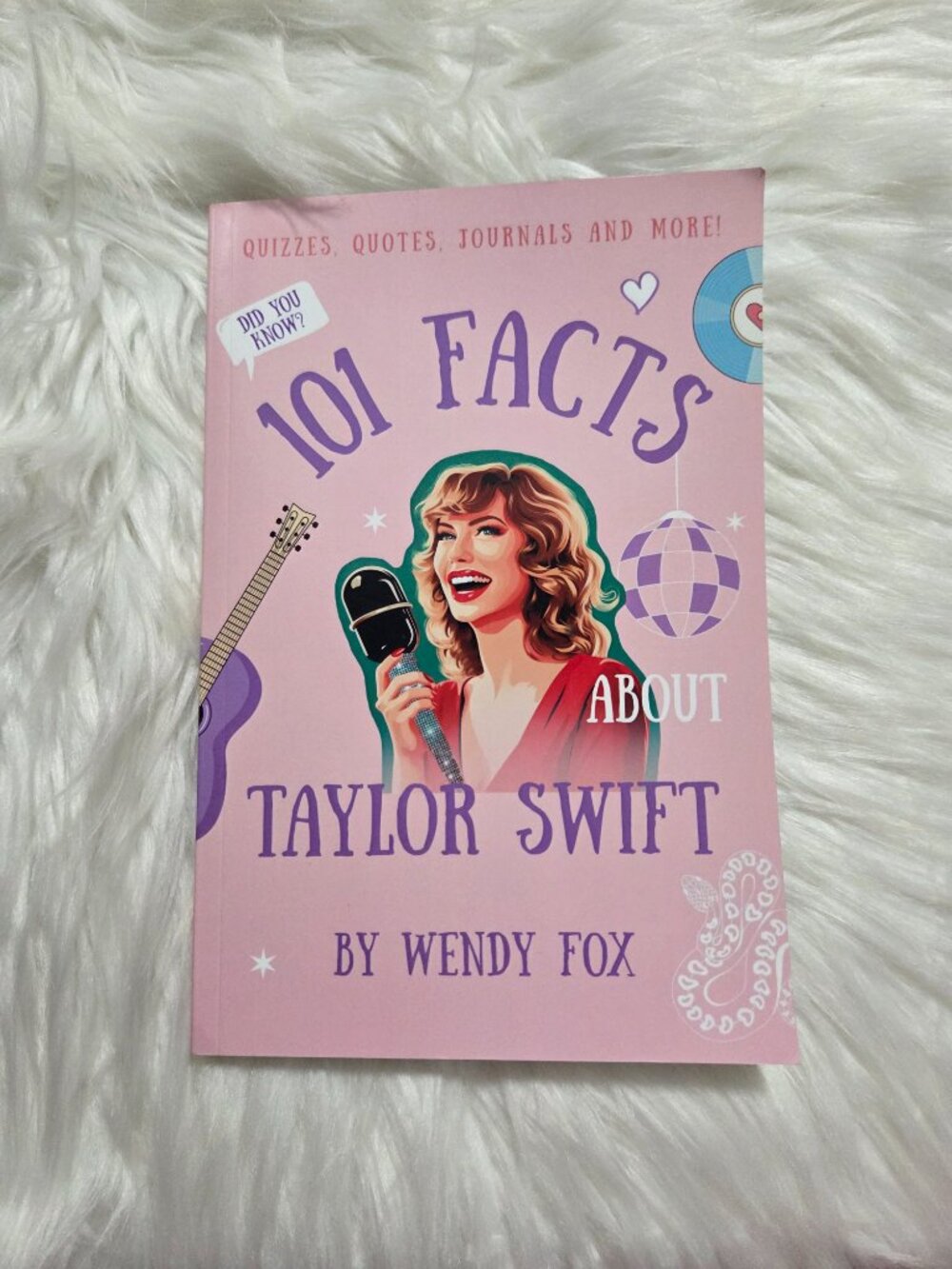 Taylor Swift Book Bundle - Picture 3 of 14